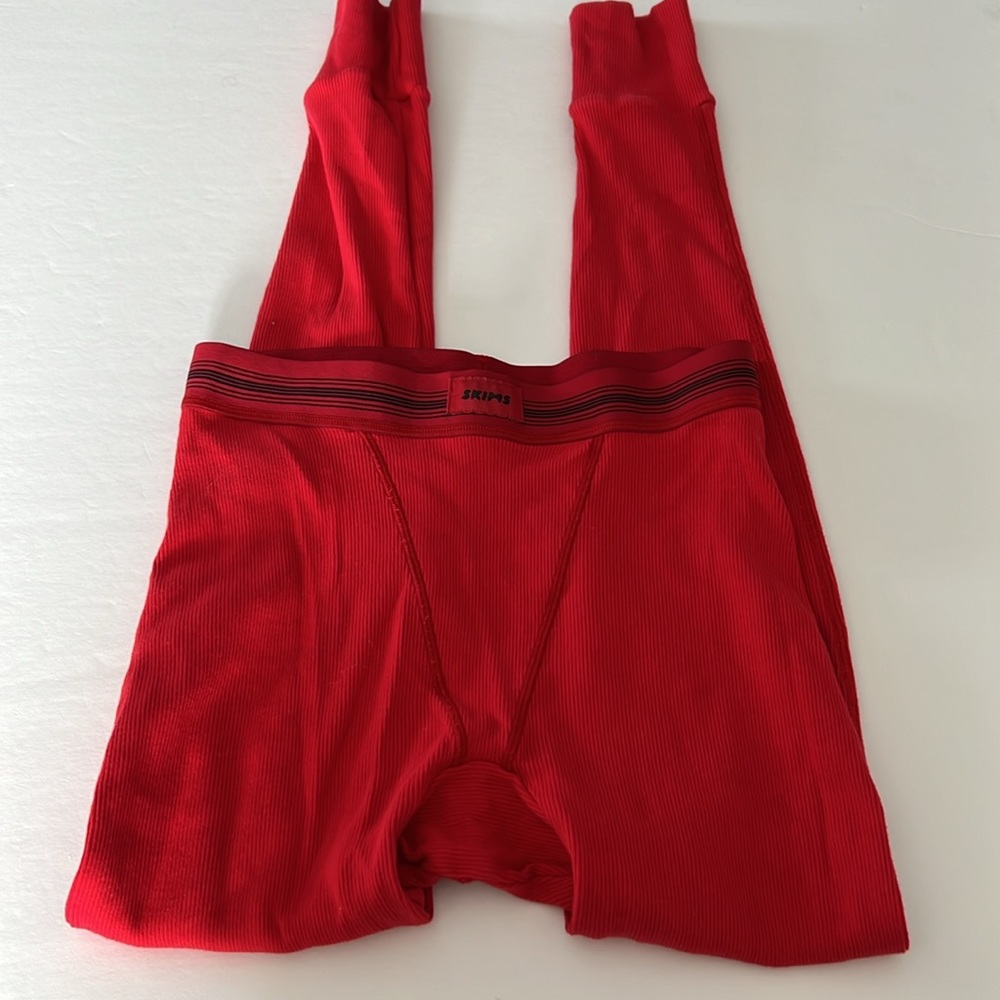 Skims red - Picture 3 of 5